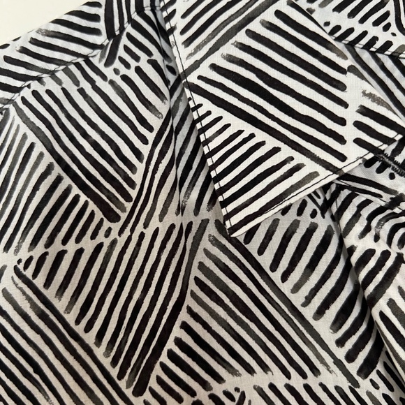 Foxcroft Patterned 100% Tencel Easy Care Button Down Blouse New 14 - Picture 4 of 9